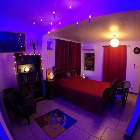 La Chambre Des Sorciers - Logement Independant Sainte-Marie Luaran gambar